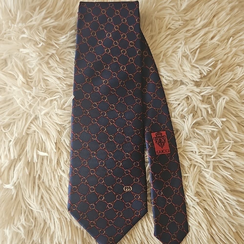 Gucci Vintage Navy Blue and Red Signature Pattern Men's 100% Silk Tie